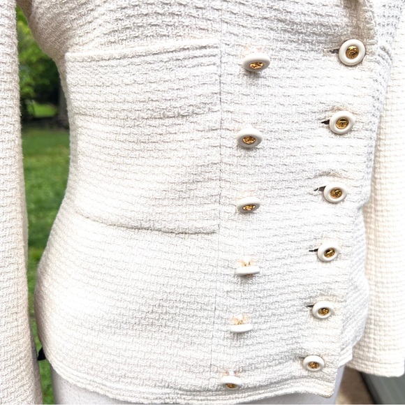 Vintage 90's CHANEL vanilla knit blazer jacket 17 logo buttons double br… - Picture 9 of 13